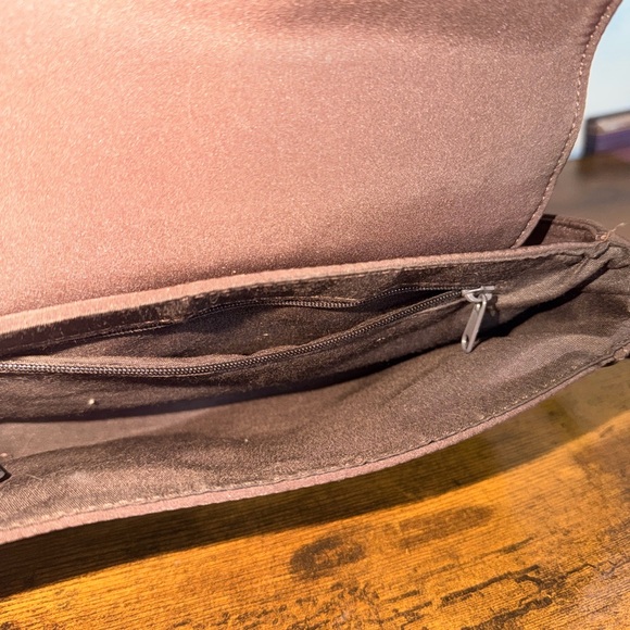 Brown Leather GUESS Shoulder Bag 9” - Picture 4 of 7